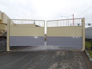 Промышленные секционные ворота