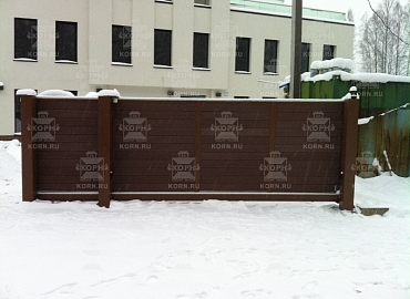 Откатные ворота серии ПРОФ из нержавеющей стали с зашивкой террасной доской