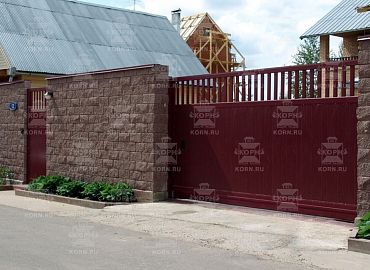 Откатные ворота серии ЕВРО с зашивкой сэндвич-панелями